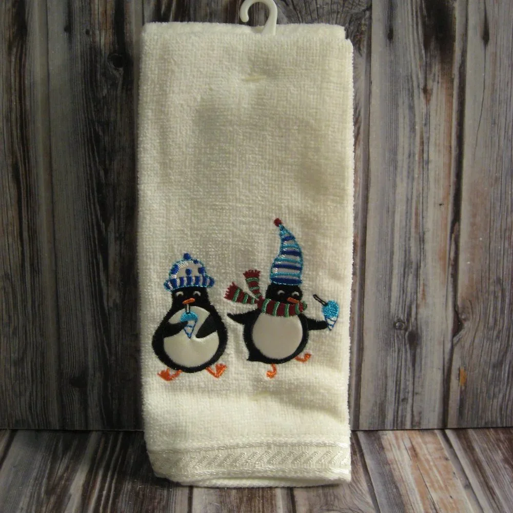 2 PC. GUEST FINGERTIP TOWEL SET - PENQUINS - NWOT